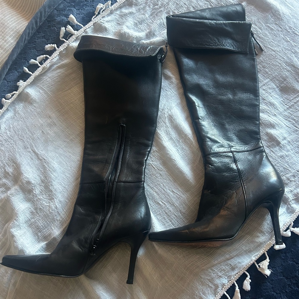 LIKE NEW Stuart Weitzman Leather Boots - knee high OR over the knee